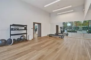 2411 Laguna Cir, North Miami, FL 33181 - Photo 87