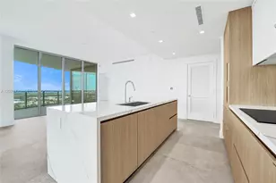 2411 Laguna Cir, North Miami, FL 33181 - Photo 11