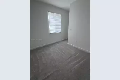 692 SE 13th Ct, Homestead, FL 33034 - Photo 7