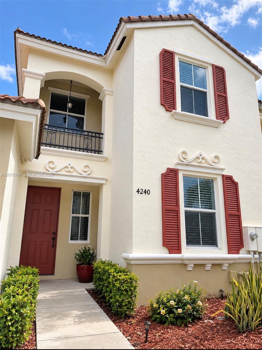 4240 NE 9th St - 4240 NE 9th St, Homestead, FL 33033 Luxury Property | Jose Angel Pina