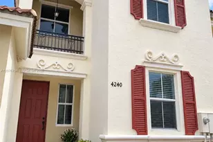 4240 NE 9th St, Homestead, FL 33033 - Photo 1