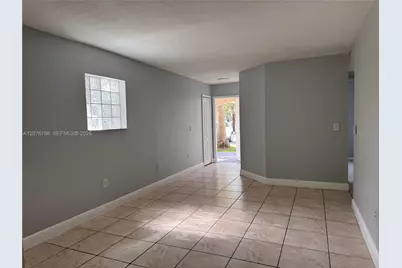 4240 NE 9th St, Homestead, FL 33033 - Photo 15