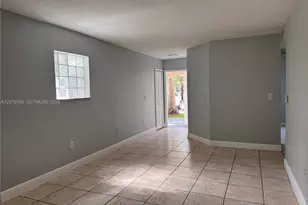 4240 NE 9th St, Homestead, FL 33033 - Photo 15
