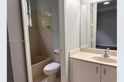 4240 NE 9th St, Homestead, FL 33033 - Photo 9