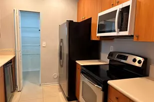 4240 NE 9th St, Homestead, FL 33033 - Photo 13