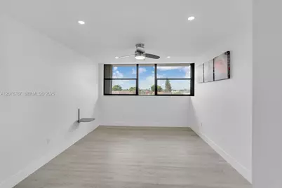 11755 SW 18th St #409, Miami, FL 33175 - Photo 13