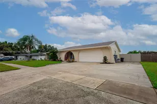 603 Wood Rd, Other City - In The State Of Florida, FL 33584 - Photo 3