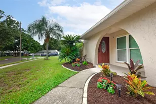 603 Wood Rd, Other City - In The State Of Florida, FL 33584 - Photo 5