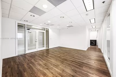 150 SE 2nd Ave #1010, Miami, FL 33131 - Photo 15