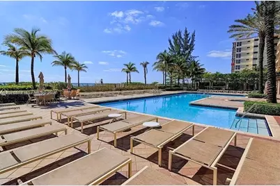 [Address not provided], Hallandale Beach, FL 33009 - Photo 5