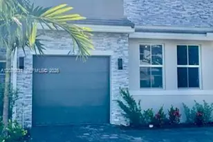 157 SW 170th Ave, Pembroke Pines, FL 33027 - Photo 3
