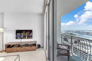 1750 N Bayshore Dr, Miami, FL 33132 - Photo 11