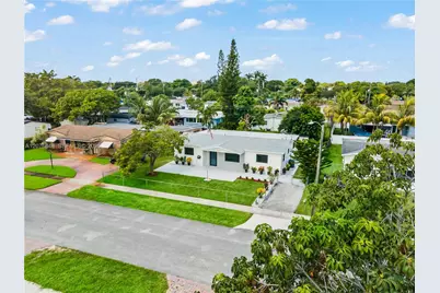 220 N 69th Ter, Hollywood, FL 33024 - Photo 5