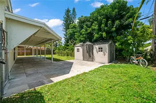 220 N 69th Terrace, Hollywood, FL 33024 - Photo 37