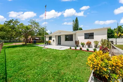 220 N 69th Ter, Hollywood, FL 33024 - Photo 3