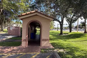 2926 S University Dr, Davie, FL 33328 - Photo 37