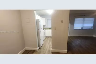 1555 N 12th Ct #8B, Hollywood, FL 33019 - Photo 7
