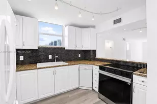 1045 10th St, Miami Beach, FL 33139 - Photo 5
