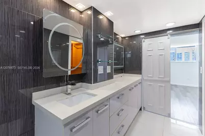 1045 10th St #604, Miami Beach, FL 33139 - Photo 15