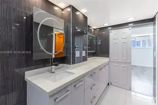 1045 10th St, Miami Beach, FL 33139 - Photo 15