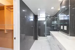 1045 10th St, Miami Beach, FL 33139 - Photo 17