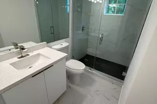 17145 N Bay Rd, Sunny Isles Beach, FL 33160 - Photo 5