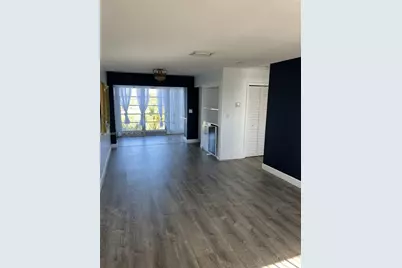 941 Crystal Lake Dr #305, Deerfield Beach, FL 33064 - Photo 9