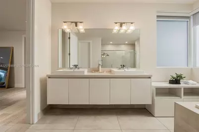 7423 NW 102th Ct, Doral, FL 33178 - Photo 39