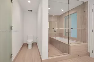 2411 Laguna Cir, North Miami, FL 33181 - Photo 21