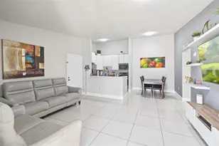 827 NE 199th St, Miami, FL 33179 - Photo 5