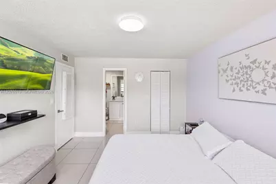 827 NE 199th St #206, Miami, FL 33179 - Photo 23