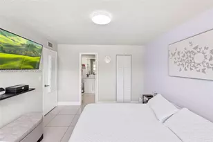 827 NE 199th St, Miami, FL 33179 - Photo 23
