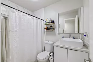 827 NE 199th St, Miami, FL 33179 - Photo 27