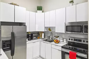 827 NE 199th St, Miami, FL 33179 - Photo 13