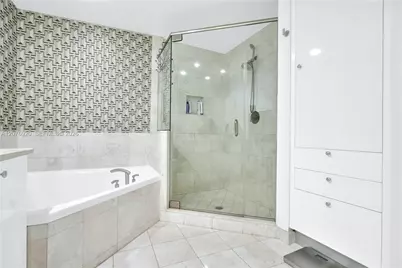 901 Brickell Key Blvd #1807, Miami, FL 33131 - Photo 25