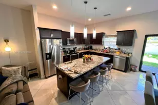 9271 NW 16th St, Pembroke Pines, FL 33027 - Photo 5