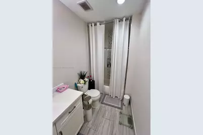 9271 NW 16th St, Pembroke Pines, FL 33027 - Photo 17