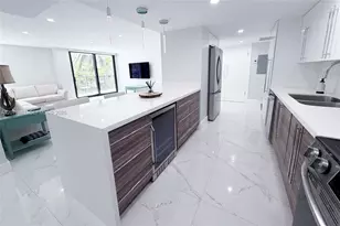 1800 Collins Ave, Miami Beach, FL 33139 - Photo 7