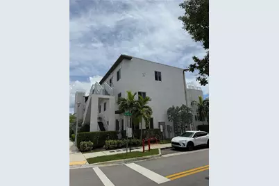 10300 NW 66th St, Doral, FL 33178 - Photo 5