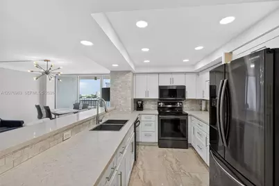 2655 Collins Ave #00, Miami Beach, FL 33140 - Photo 5