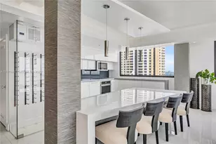 540 Brickell Key Dr, Miami, FL 33131 - Photo 17