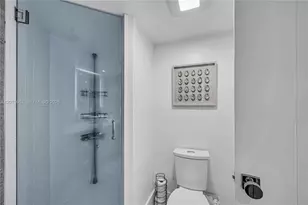 540 Brickell Key Dr, Miami, FL 33131 - Photo 33