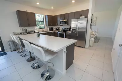 139 NE 27th Ter, Homestead, FL 33033 - Photo 15