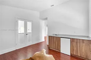 950 NW 197th Terrace, Pembroke Pines, FL 33029 - Photo 29