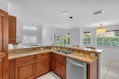 950 NW 197th Ter, Pembroke Pines, FL 33029 - Photo 15