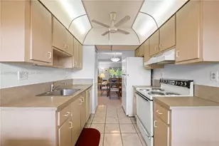 8305 NW 61st St, Tamarac, FL 33321 - Photo 11