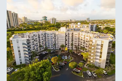 20500 W Country Club Dr #406, Aventura, FL 33180 - Photo 41