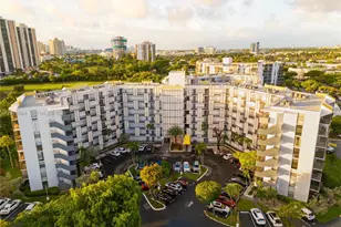 20500 W Country Club Dr, Aventura, FL 33180 - Photo 41
