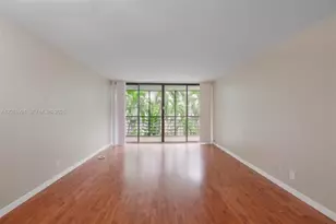 20500 W Country Club Dr, Aventura, FL 33180 - Photo 5