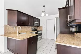 19181 NW 89th Ave, Hialeah, FL 33018 - Photo 11